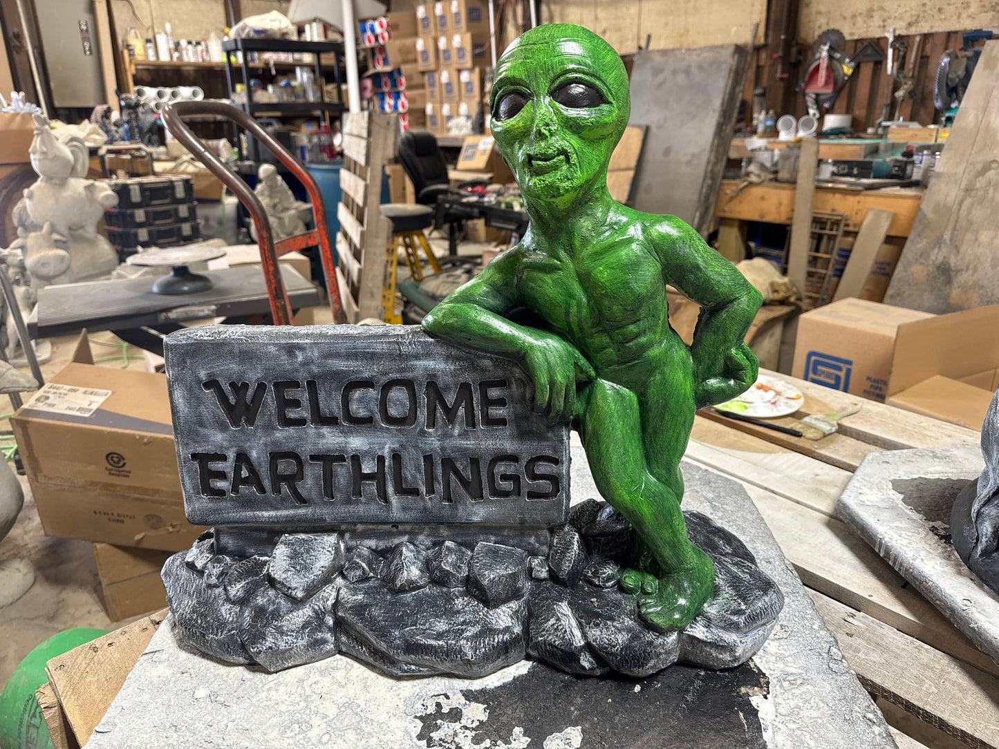 Alien - Welcome Earthlings