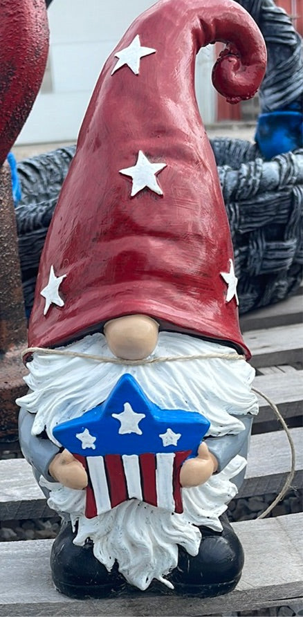 Gnome Holding Star